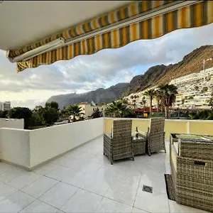 https://hibisco-apartments.in-canary-islands.com